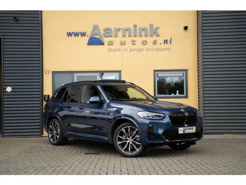 BMW X3 30E 292 pk Phev X-drive M-sport panoramadak, trekhaak, lederen bekl, 20 inch velgen, black pa