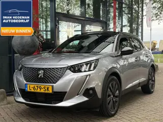 Peugeot e-2008 EV GT Pack 50 kWh SOH 92,88% | Panoramadak | Navigatie | ECC | PDC + Camera | Apple C