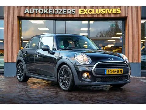 MINI 5-Deurs 1.5 One Mini Mini 1.5 One Airco Cruise Control Navigatie 16" LMV AUTOMAAT!