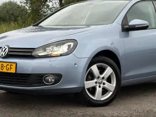Foto 20 van Volkswagen Golf 1.2 TSI HighLine Xenon Stoelvw NAVI Cruise Clima