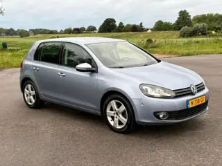 Foto 16 van Volkswagen Golf 1.2 TSI HighLine Xenon Stoelvw NAVI Cruise Clima