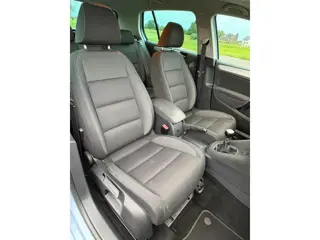 Foto 12 van Volkswagen Golf 1.2 TSI HighLine Xenon Stoelvw NAVI Cruise Clima