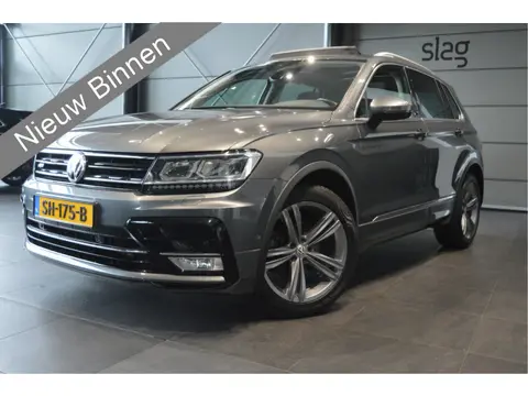 Volkswagen Tiguan 1.4 TSI ACT R-line navi pano camera trekhaak 150 pk !!
