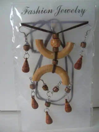 KETTING MET OORBELLEN HOUT EN DECO (13) NIEUW