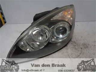 Hyundai i30 CW 1.6 16V 2008-2012 Koplamp links