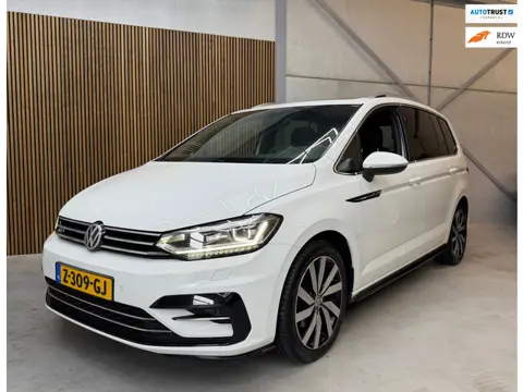 Volkswagen Touran 1.5 TSI Highline Business R-LINE 7p AUOTMAAT | PANO | LED |