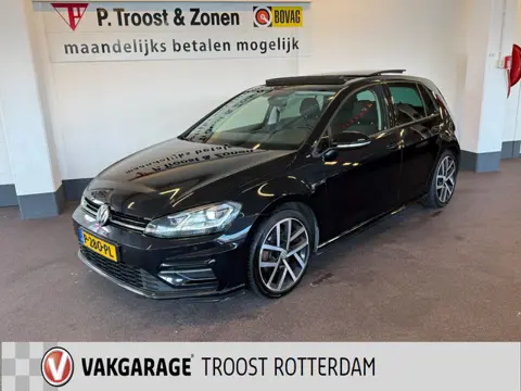 Volkswagen Golf 1.5 TSI Highline R-Line Automaat | Panoramadak | Digital dashboard | Stoelmassage+Ve