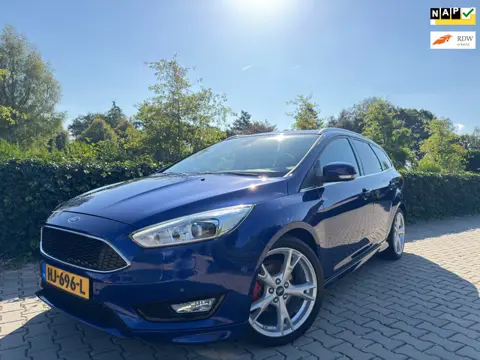 Ford Focus Wagon 1.0 Titanium Edition , ST LIne , Full Options , Clima / Cruise / Half-Leder / Stuur