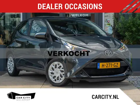 Toyota Aygo 1.0 VVT-i x-play | Camera | Carplay | Airco | 5D