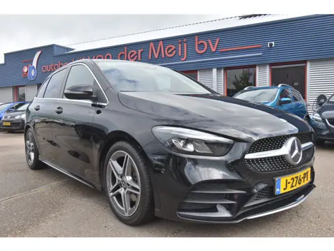 Mercedes-Benz B-Klasse 180 Business Solution AMG , TREKHAAK , A UITRIJ CAM , LED KOPL , NAVI , V ST 