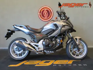 Honda NC 750 X NC750XA SUPER FRAAI! (bj 2017)
