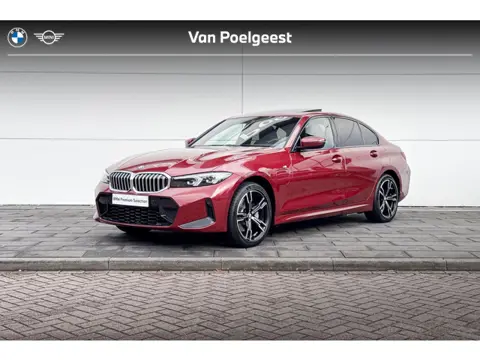 BMW 3 Serie Sedan 330e | M-Sport | Trekhaak | Schuif kanteldak |