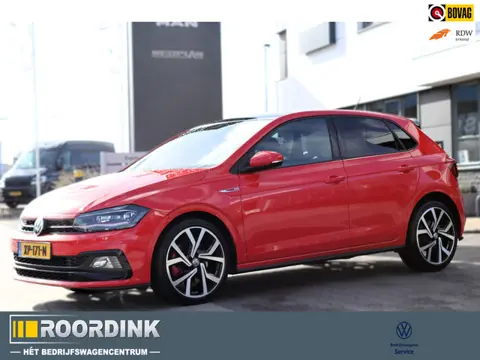 Volkswagen Polo 2.0 TSI GTI - 200 pk | LED koplampen | Navi | Pano | Trekhaak |Rode remklauwen | 18"