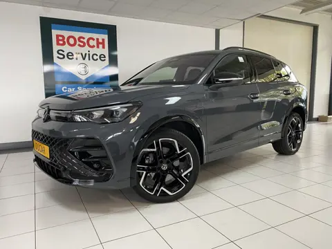 Volkswagen Tiguan 1.5 eHybrid R-Line Edition 272 PK Pano dak/ trekhaak / headup /stoel verw /koeling