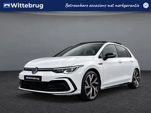 Volkswagen Golf 1.5 eTSI 150pk R-Line DSG Automaat / Panoramadak / Black style / Standkachel / 18'' 