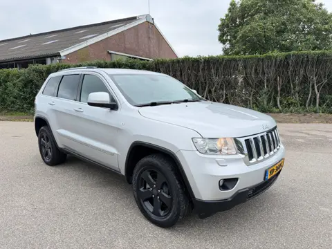 Jeep Grand Cherokee 3.0 CRD V6 AUT. LAREDO - APK 9/2027