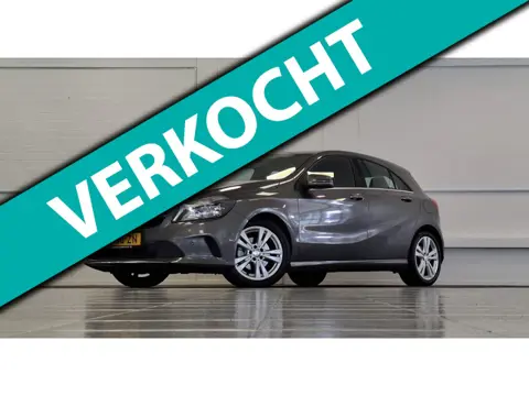 Mercedes-Benz A-klasse 180 Ambition Leer Navi Camera LED Parkeerhulp voor & achter Mooi!