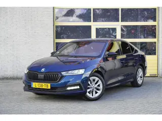 Škoda Octavia 1.0 e-TSI Automaat! 5drs Sport Business BJ2021 Lmv 17" | Led V+A | Dynamische knipperl