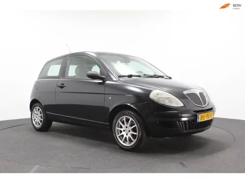 Lancia Ypsilon 1.2 Argento | Airco | Sportvelgen | APK 16-10-2027 | Elektrische ramen