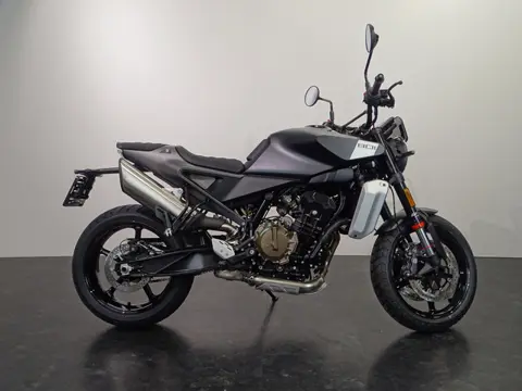 Husqvarna 801 SVARTPILEN (bj 2026)
