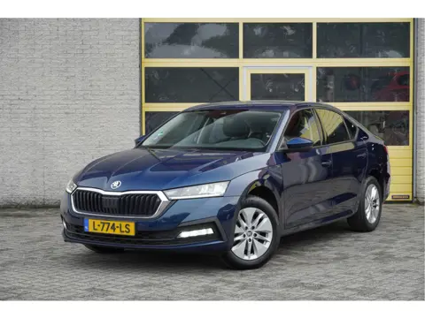 Škoda Octavia 1.0 e-TSI Automaat! 5drs Business Edition BJ2021 Lmv 16" | Led V+A | Dynamische knippe
