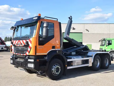Iveco Trakker 360 +Waf 20t.hooklift (bj 2014, automaat)