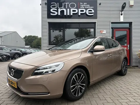 Volvo V40 2.0 T2 Nordic+ INSCRIPTION-PANODAK-DEALERONDERHOUDEN-STOELVERWARMING-VOLLEDER-TREKHAAK