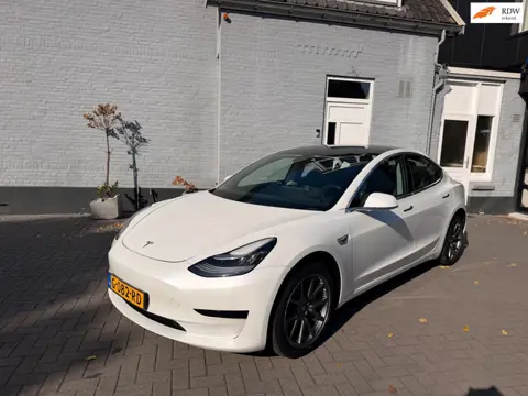 Tesla Model 3 Standard RWD | 82% SOH | PANO | LEER |