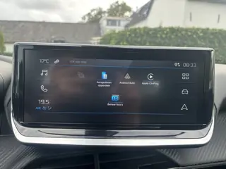 Foto 18 van Peugeot 2008 1.2 Hybrid 136 Style | Cruise control | Climate control | Apple Carplay | Android Auto