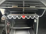 Foto 30 van Peugeot 2008 1.2 Hybrid 136 Style | Cruise control | Climate control | Apple Carplay | Android Auto