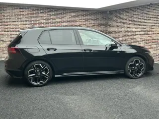 Foto 15 van Volkswagen Golf 1.5 eTSI R-Line Edition Pano|Head up
