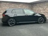 Foto 25 van Volkswagen Golf 1.5 eTSI R-Line Edition Pano|Head up