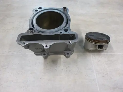 CILINDERBLOK Suzuki DL 650 V STROM 2015 - 2016
