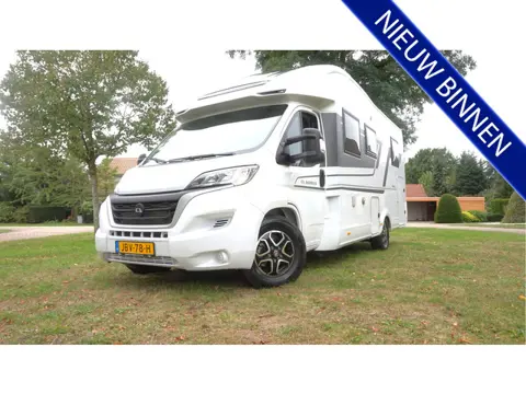 Adria MATRIX 670SC PLUS AUTOMAAT 141 pk Zonnepan. Electr. Fietsendrager / Hefbed 023