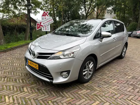 Toyota Verso 1.8 VVT-i Aspiration. Wij zijn altijd de goedkoopste met de beste Vakgarage BOVAG servi