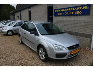 Ford Focus 1.4-16V 3DRS Trend Airco Lm velgen weinig km
