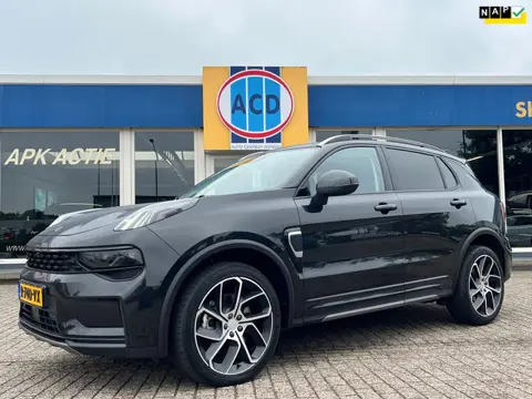 Lynk & Co 01 1.5 261pk PHEV 7DCTH | Black Edition | Orig.NL | PanoramaDak | 360 graden Camera | Carp