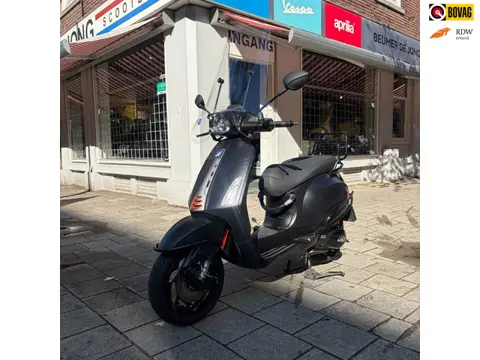 Vespa Scooter Sprint 125 S ABS