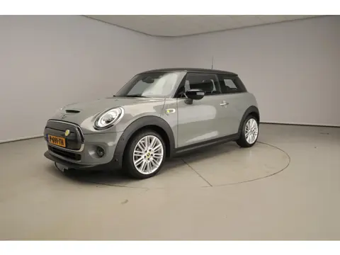 MINI 3-deurs Electric 95,3% SoH Leder / Park assist / LED / Harman-Kardon / Head-up / Camera / Sport