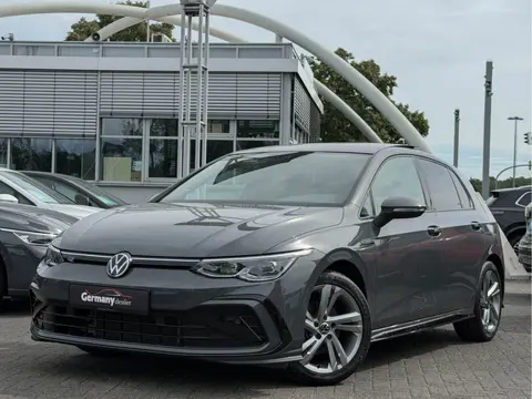 Volkswagen Golf 1.5 eTSI R-Line Sportpakket Pano R-Zetels IQ-Light H&K-Audio Tr.Haak