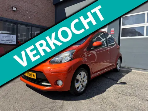 Toyota Aygo 1.0 VVT-i Dynamic Orange