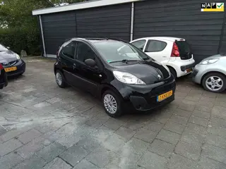 Peugeot 107 1.0 Access Accent NL auto 158 000km nap airco NW mod