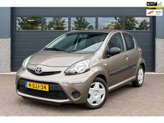 Toyota Aygo 1.0 VVT Mooie unieke kleur! Nieuwe apk