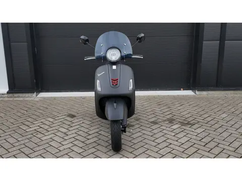 Vespa Scooter GTS 300 i.e. Touring ABS