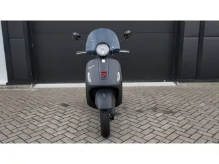 Vespa Scooter GTS 300 i.e. Touring ABS