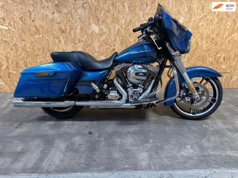 Harley Davidson Street glide 5hd Candy Bleu model 2014