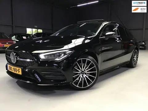 Mercedes-Benz CLA-klasse Shooting Brake 250 e AMG Line I Dealer Onderh. I Pano I Clima I Cruise I 19