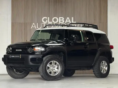Toyota FJ CRUISER 4.0 V6 VVT-I - LEER - NAVI