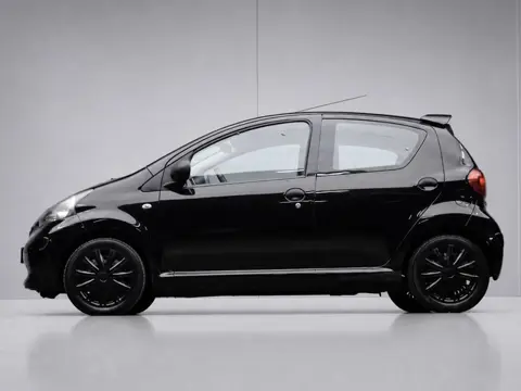 Toyota Aygo 1.0-12V Sport (BLACK EDITION,SPOILER,AUX,SPORTSTOELEN,NETTE STAAT,NIEUWE APK)