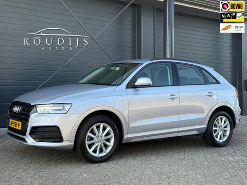 Audi Q3 1.4 TFSI CoD, S-line, Bi-Xenon, PDC, Elektrisch klep, Trekhaak, Zeer netjes